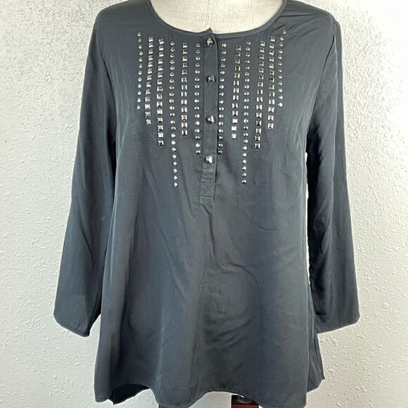 EUC Passports Womens Black 3/4 Sleeve Top with a Studded Pattern in Front Size M - Picture 1 of 8